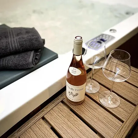 Luxueuse Avec Jardin Privatif Et Jacuzzi 公寓