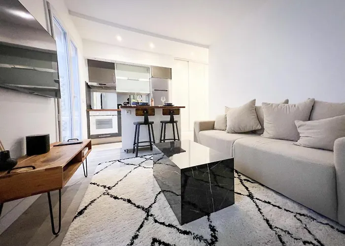 Luxueuse Avec Jardin Privatif Et Jacuzzi Apartment